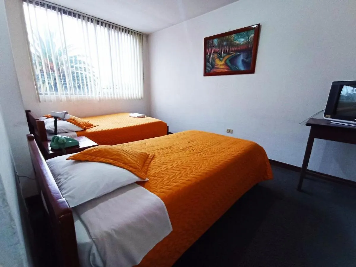 ***  Hotel 9 De Octubre Quito Ekvádor