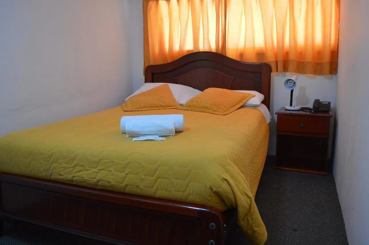 Hotel 9 De Octubre Quito Ekvádor
