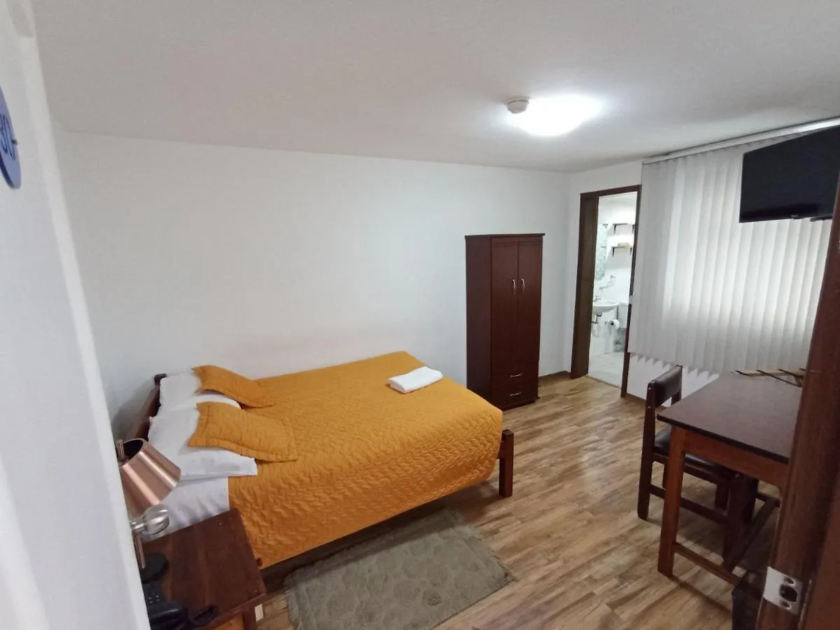 Hotel 9 De Octubre Quito